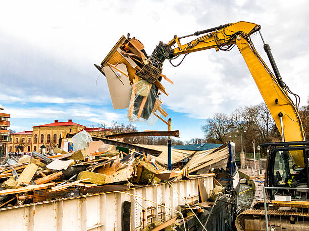 Best Professional Junk Removal  in Saltville, VA